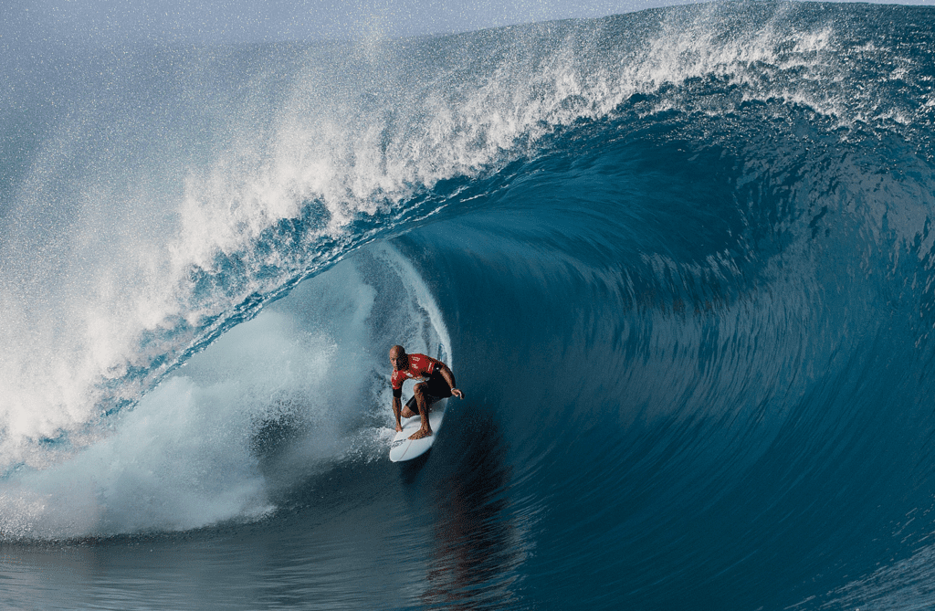 Kelly and Local Gal to Win Teahupo'o? - Stab Mag