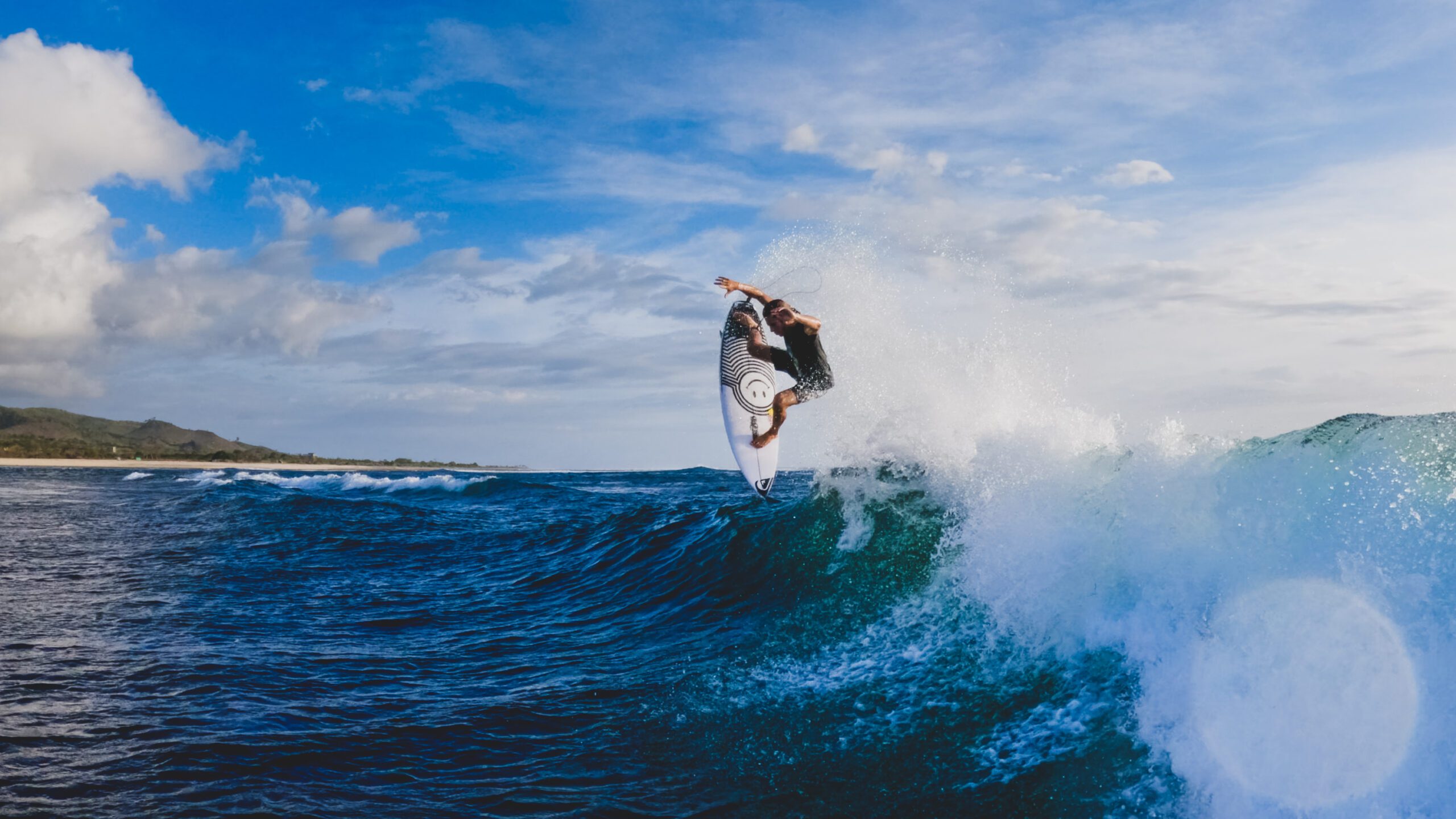 How GoPro Captured the Eyes of the Surf Industry – Freesurf Magazine