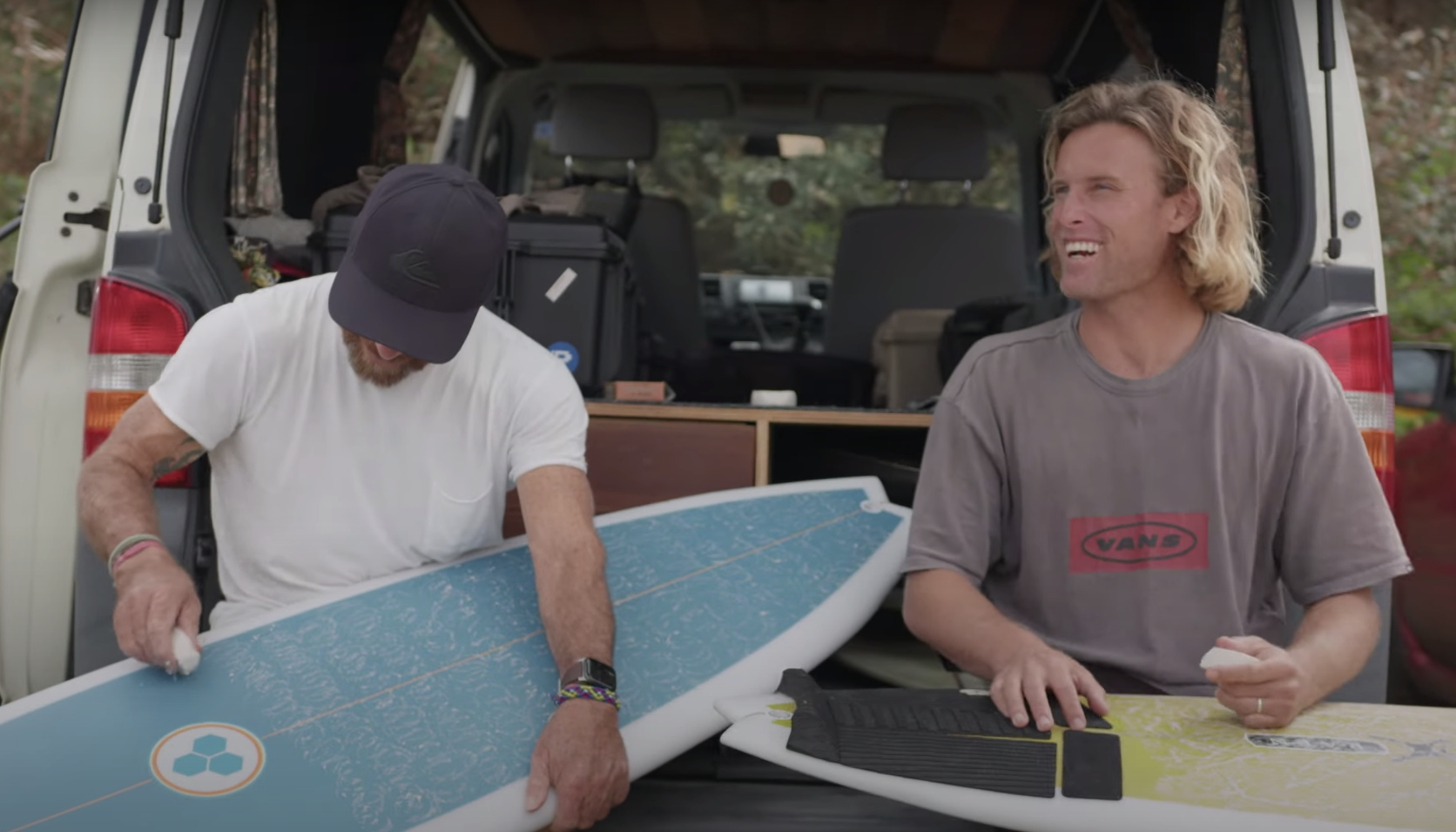 This Is How Kelly Slater Waxes His Surfboard - Stab Mag